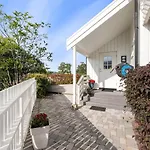 Private Bright Villa - Fully Equipped - Modern